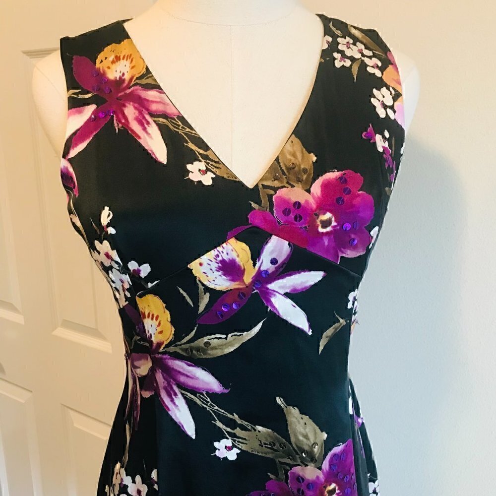 Papell Boutique Evening Black Silk Floral V Neck Dress  Size 4P - Picture 2 of 5